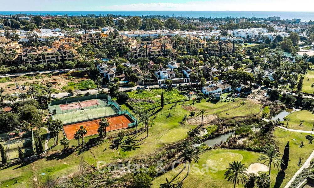 Villa prête à emménager à vendre à distance de marche d'un club-house de golf sur le New Golden Mile, Marbella - Estepona 806041