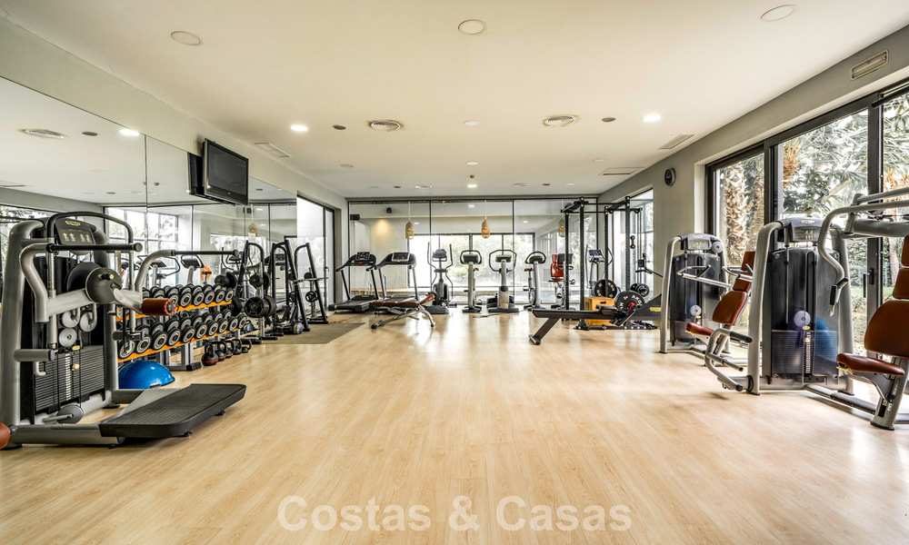 Villa prête à emménager à vendre à distance de marche d'un club-house de golf sur le New Golden Mile, Marbella - Estepona 806043