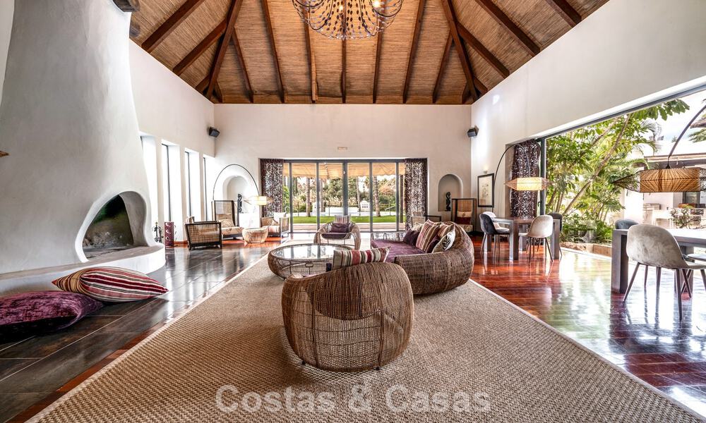 Villa prête à emménager à vendre à distance de marche d'un club-house de golf sur le New Golden Mile, Marbella - Estepona 806046