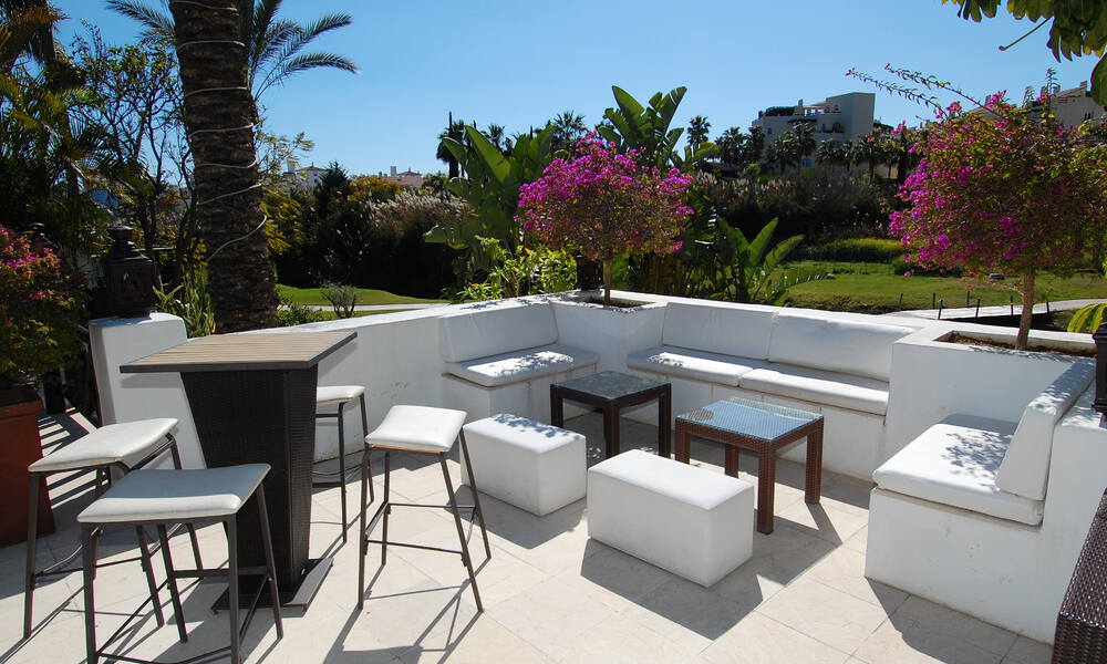 Villa prête à emménager à vendre à distance de marche d'un club-house de golf sur le New Golden Mile, Marbella - Estepona 806050