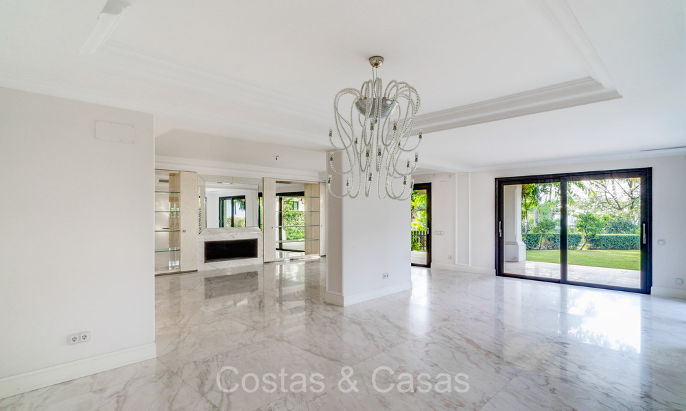 Villa méditerranéenne de premier ordre à vendre dans un complexe exclusif sur le Golden Mile de Marbella 74168