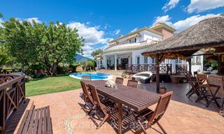 Villa familiale traditionnelle avec des vues impressionnantes à vendre dans une position élevée à Istan, Marbella 74322 