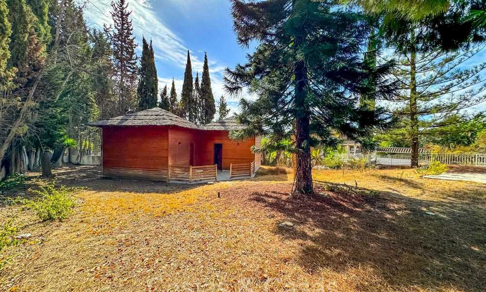 Superbe terrain à bâtir à vendre dans une communauté fermée exclusive avec sécurité 24h à Nueva Andalucia, Marbella 74436