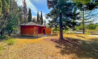 Superbe terrain à bâtir à vendre dans une communauté fermée exclusive avec sécurité 24h à Nueva Andalucia, Marbella 74436 