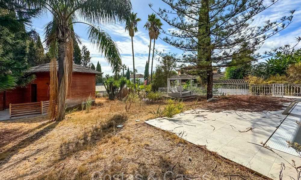 Superbe terrain à bâtir à vendre dans une communauté fermée exclusive avec sécurité 24h à Nueva Andalucia, Marbella 74437