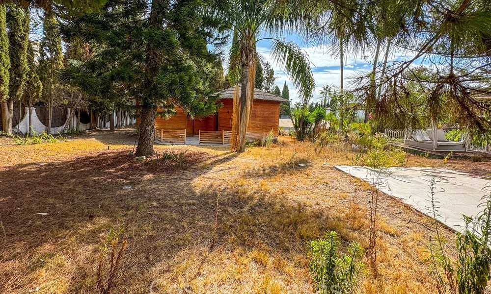 Superbe terrain à bâtir à vendre dans une communauté fermée exclusive avec sécurité 24h à Nueva Andalucia, Marbella 74438