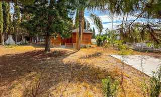 Superbe terrain à bâtir à vendre dans une communauté fermée exclusive avec sécurité 24h à Nueva Andalucia, Marbella 74438 