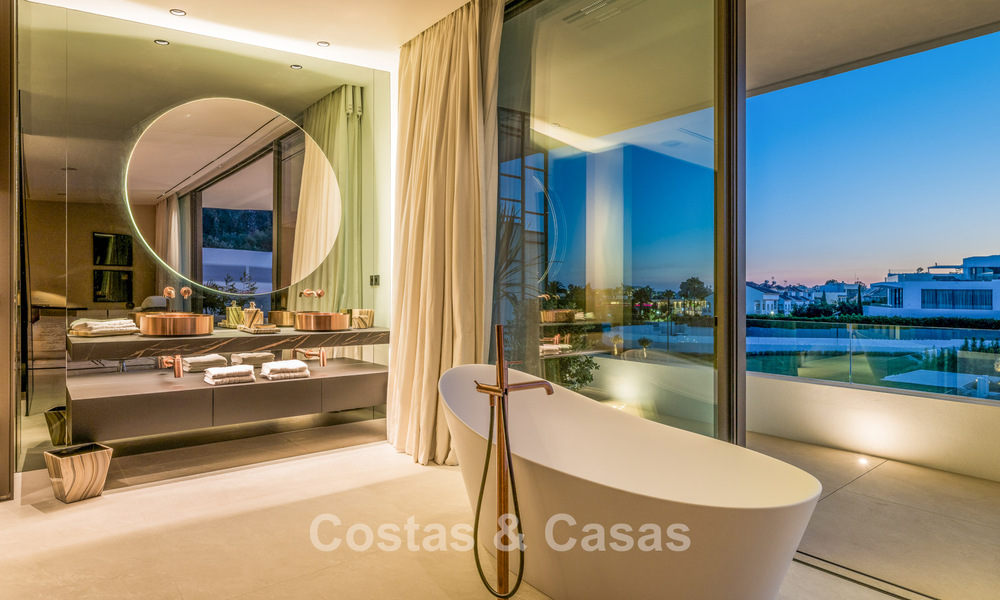 Maison de luxe prête à emménager dans un complexe innovant et luxueux avec vue sur la mer, située sur le Golden Mile de Marbella 74539