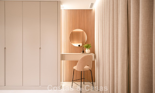 Penthouse prestigieux rénové à vendre, adjacent à un parcours de golf de premier plan à La Quinta, Benahavis - Marbella 74448 