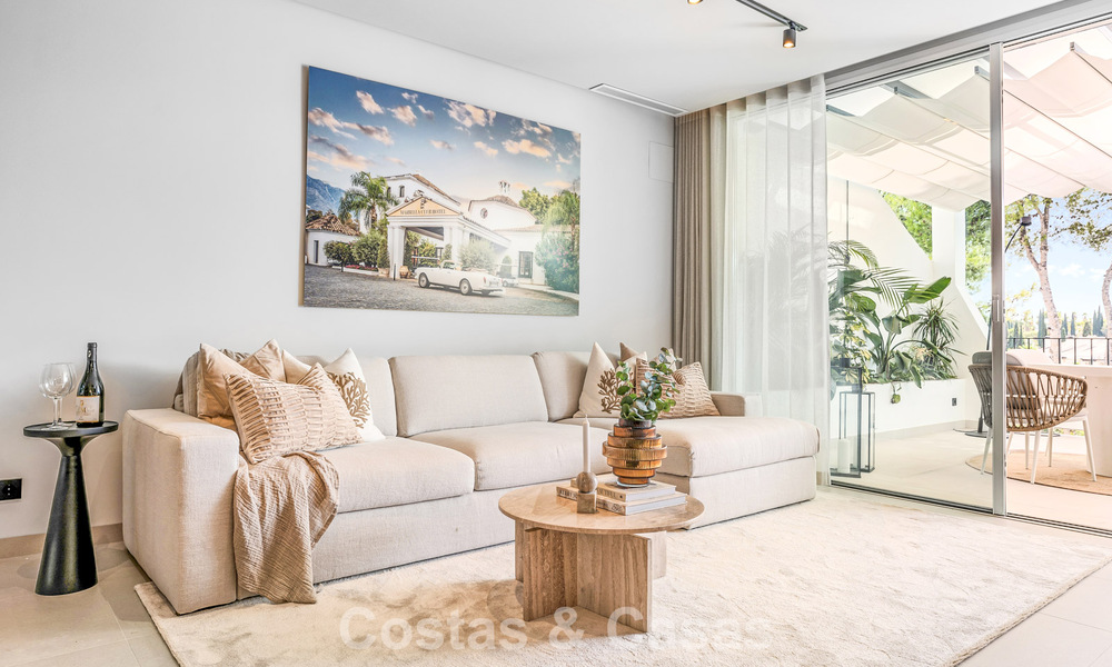 Penthouse prestigieux rénové à vendre, adjacent à un parcours de golf de premier plan à La Quinta, Benahavis - Marbella 74460