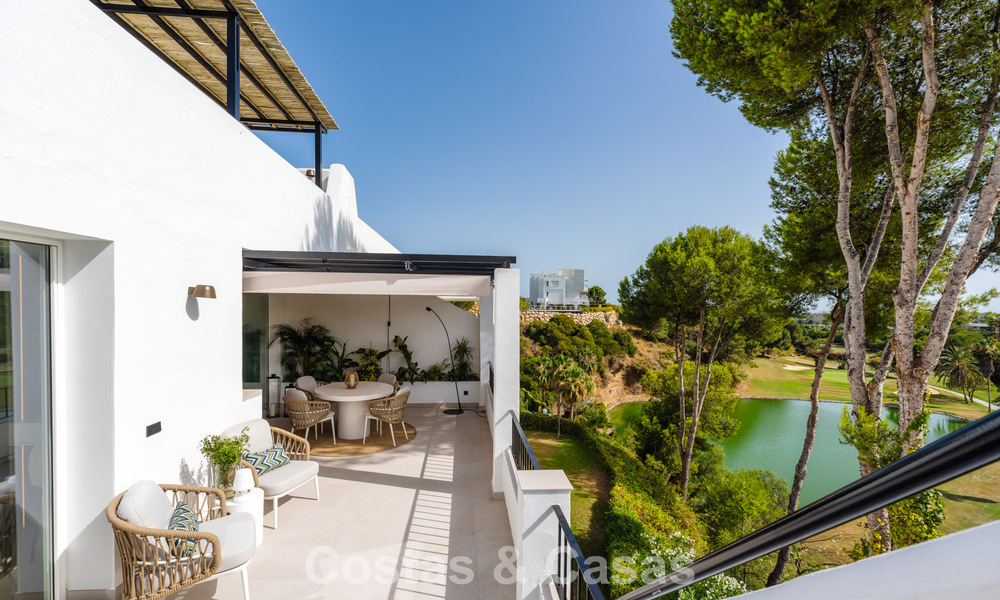 Penthouse prestigieux rénové à vendre, adjacent à un parcours de golf de premier plan à La Quinta, Benahavis - Marbella 74464