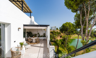 Penthouse prestigieux rénové à vendre, adjacent à un parcours de golf de premier plan à La Quinta, Benahavis - Marbella 74464 