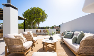 Penthouse prestigieux rénové à vendre, adjacent à un parcours de golf de premier plan à La Quinta, Benahavis - Marbella 74468 
