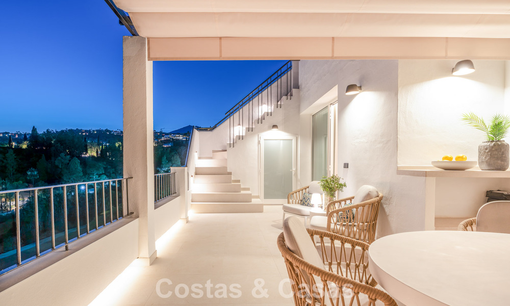Penthouse prestigieux rénové à vendre, adjacent à un parcours de golf de premier plan à La Quinta, Benahavis - Marbella 74483