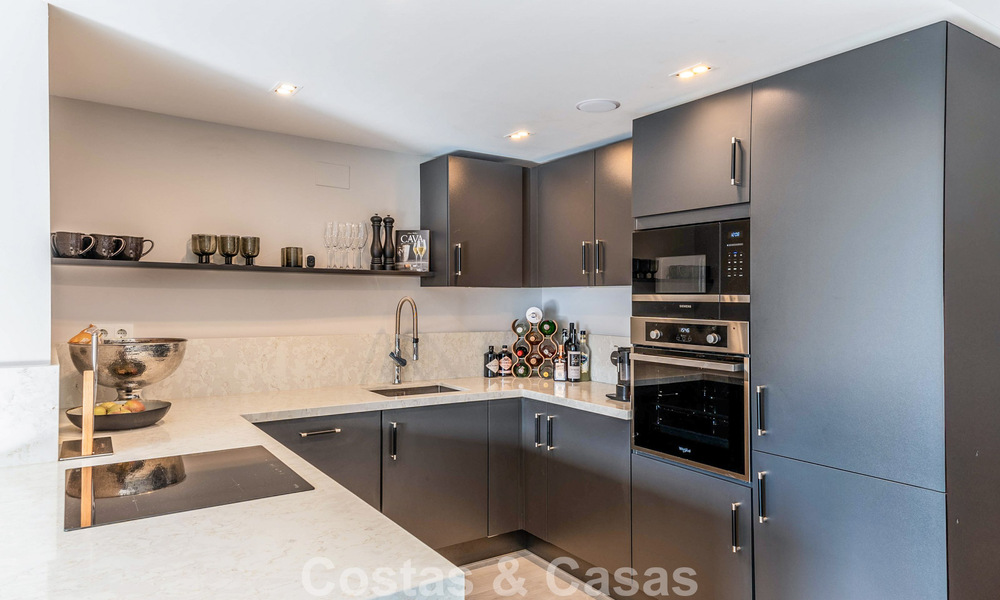 Appartement contemporain rénové à distance de marche de toutes les commodités et de la plage à Nueva Andalucia, Marbella 74647