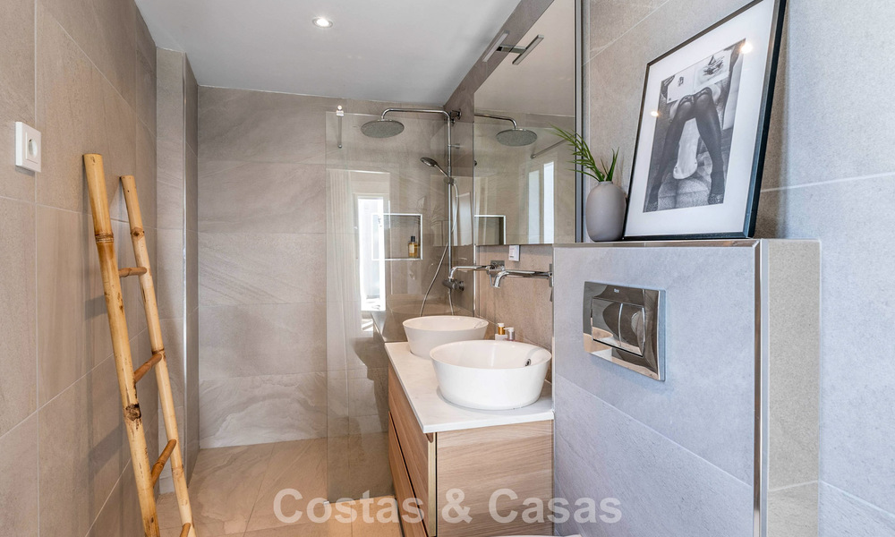 Appartement contemporain rénové à distance de marche de toutes les commodités et de la plage à Nueva Andalucia, Marbella 74659