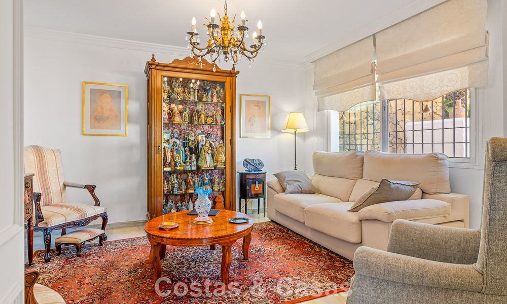 Maison spacieuse à vendre, avec de vastes espaces extérieurs dans un complexe fermé à Nueva Andalucia, Marbella 74683