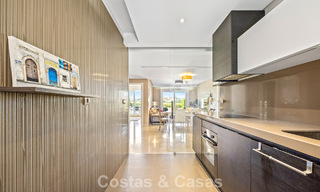 Luxueux appartement avec jardin de 3 chambres à vendre entouré de terrains de golf à Benahavis - Marbella 773665 