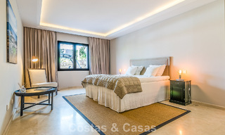 Villa de luxe au design méditerranéen intemporel à vendre dans un quartier de golf recherché de Nueva Andalucia, Marbella 773712 
