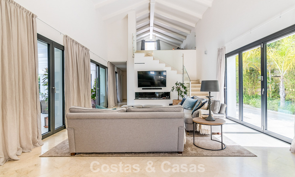 Villa de luxe au design méditerranéen intemporel à vendre dans un quartier de golf recherché de Nueva Andalucia, Marbella 773722