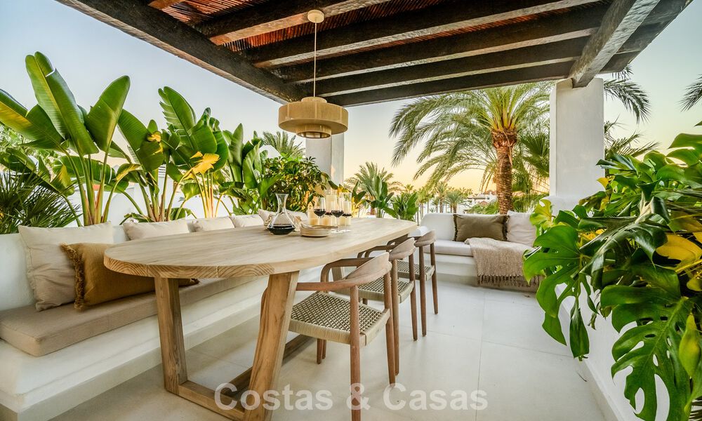 Penthouse de luxe prêt à emménager à vendre dans un complexe balnéaire à distance de marche du centre d'Estepona 773735