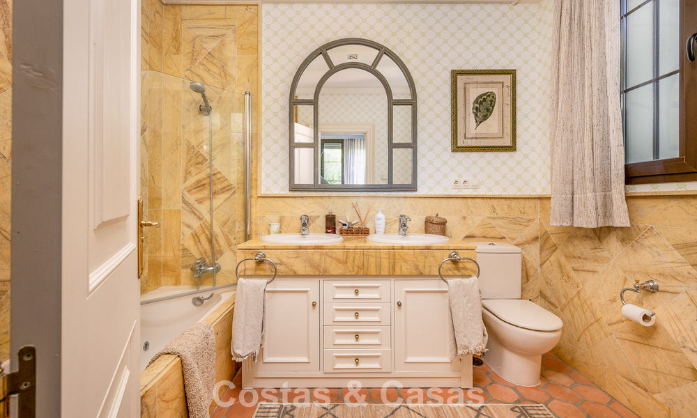 Impressionnante villa de luxe à vendre dans une urbanisation prestigieuse à quelques pas de la plage de Guadalmina Baja, Marbella 773936