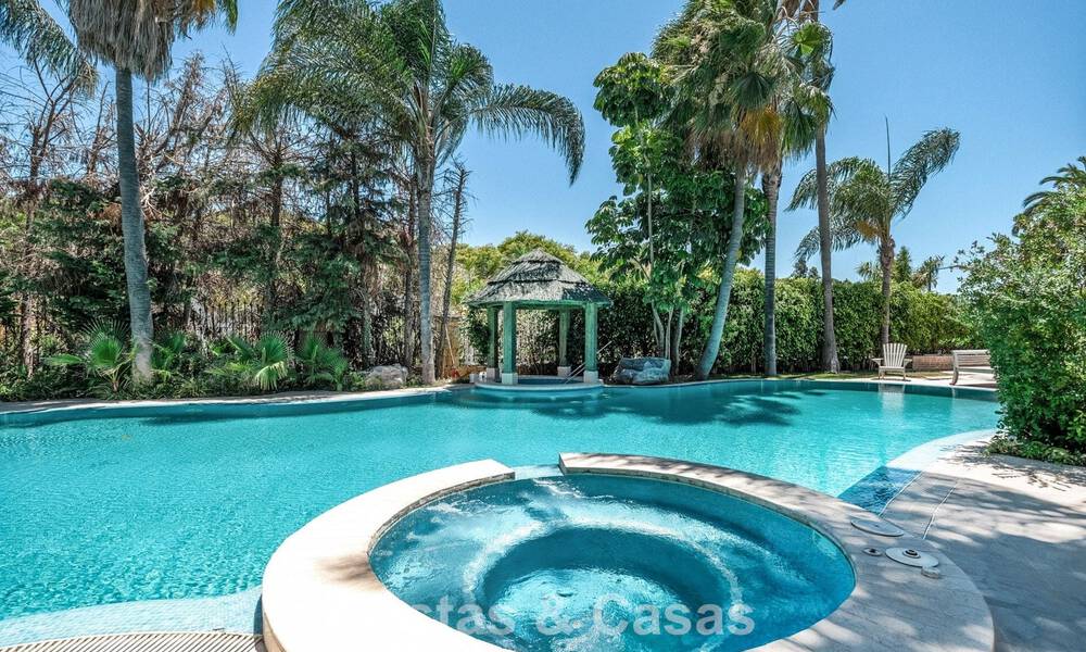 Villa unique de style loft à vendre dans un quartier résidentiel recherché à Nueva Andalucia, Marbella 774485