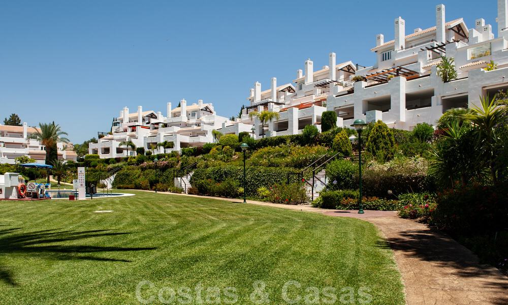 Luxueux appartement rénové avec vue sur la mer à vendre dans un complexe de plage exclusif à Los Monteros, Marbella Est 776372