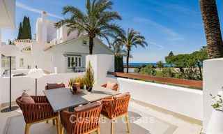 Luxueux appartement rénové avec vue sur la mer à vendre dans un complexe de plage exclusif à Los Monteros, Marbella Est 778348 