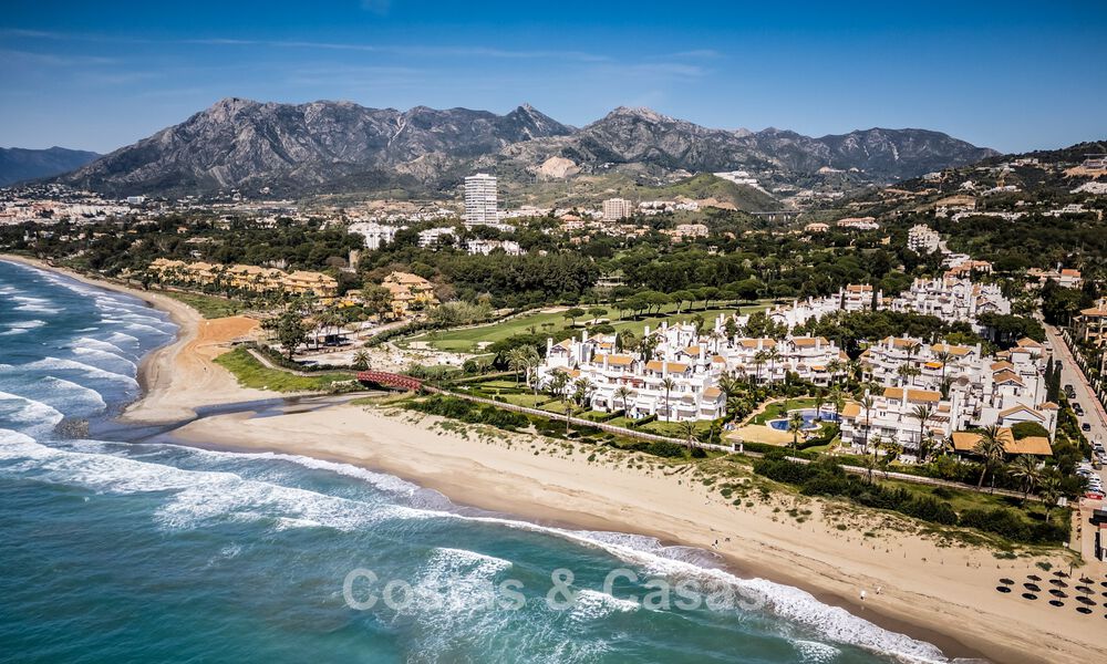 Luxueux appartement rénové avec vue sur la mer à vendre dans un complexe de plage exclusif à Los Monteros, Marbella Est 778350