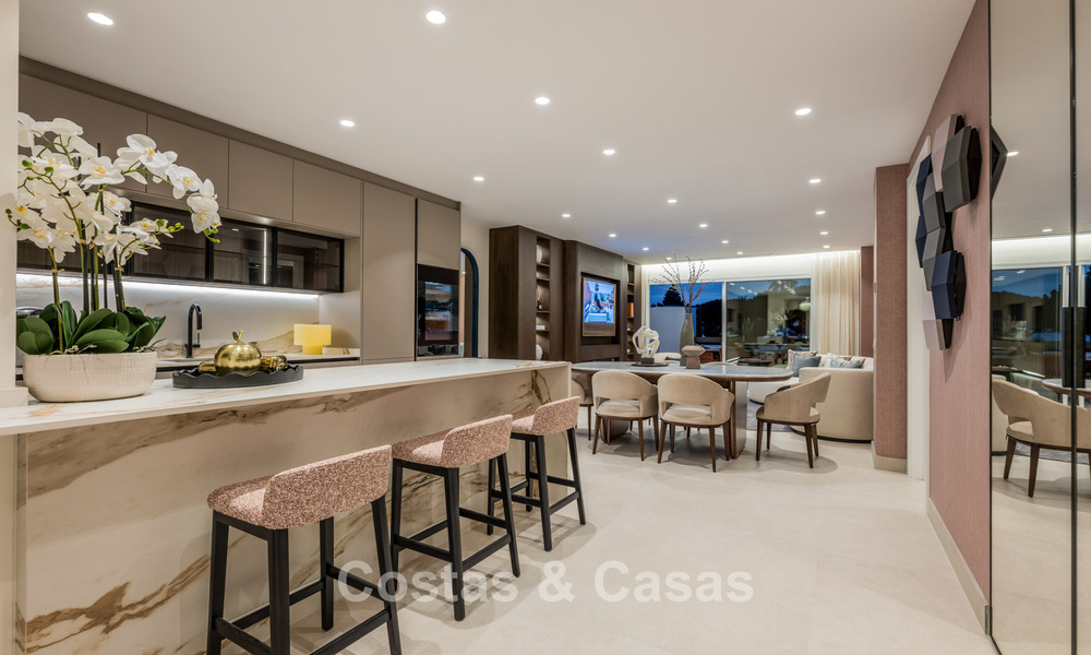 Luxueux appartement rénové avec vue sur la mer à vendre dans un complexe de plage exclusif à Los Monteros, Marbella Est 778351