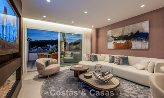 Luxueux appartement rénové avec vue sur la mer à vendre dans un complexe de plage exclusif à Los Monteros, Marbella Est 778353 