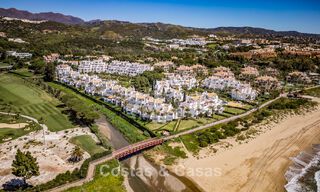Luxueux appartement rénové avec vue sur la mer à vendre dans un complexe de plage exclusif à Los Monteros, Marbella Est 778359 