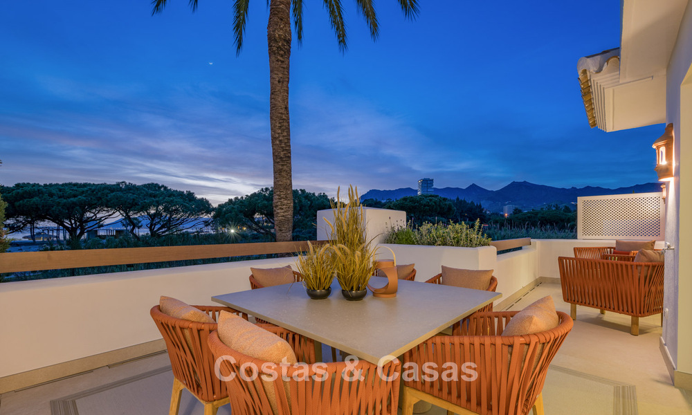 Luxueux appartement rénové avec vue sur la mer à vendre dans un complexe de plage exclusif à Los Monteros, Marbella Est 778366
