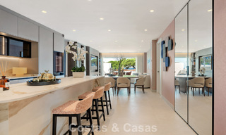 Luxueux appartement rénové avec vue sur la mer à vendre dans un complexe de plage exclusif à Los Monteros, Marbella Est 778370 