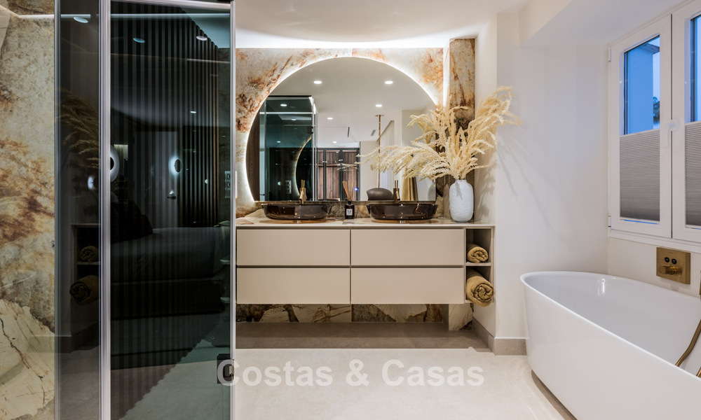 Appartement élégant rénové avec vue sur la mer à vendre dans un complexe de plage exclusif à Los Monteros, Marbella Est 778383