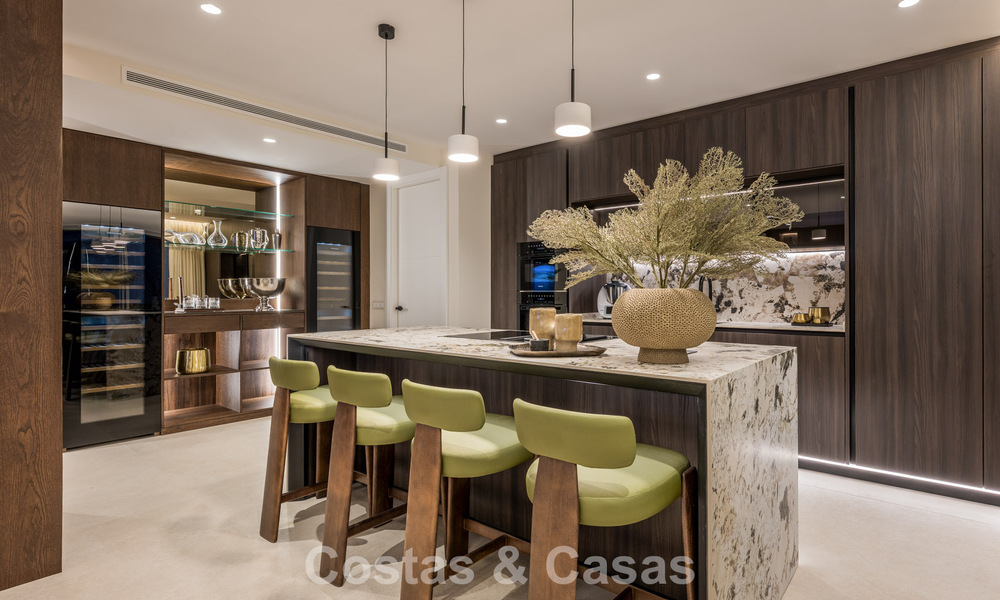 Appartement élégant rénové avec vue sur la mer à vendre dans un complexe de plage exclusif à Los Monteros, Marbella Est 778389