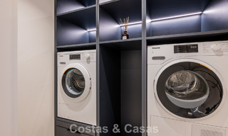 Appartement élégant rénové avec vue sur la mer à vendre dans un complexe de plage exclusif à Los Monteros, Marbella Est 778399 