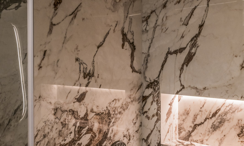 Appartement élégant rénové avec vue sur la mer à vendre dans un complexe de plage exclusif à Los Monteros, Marbella Est 778401