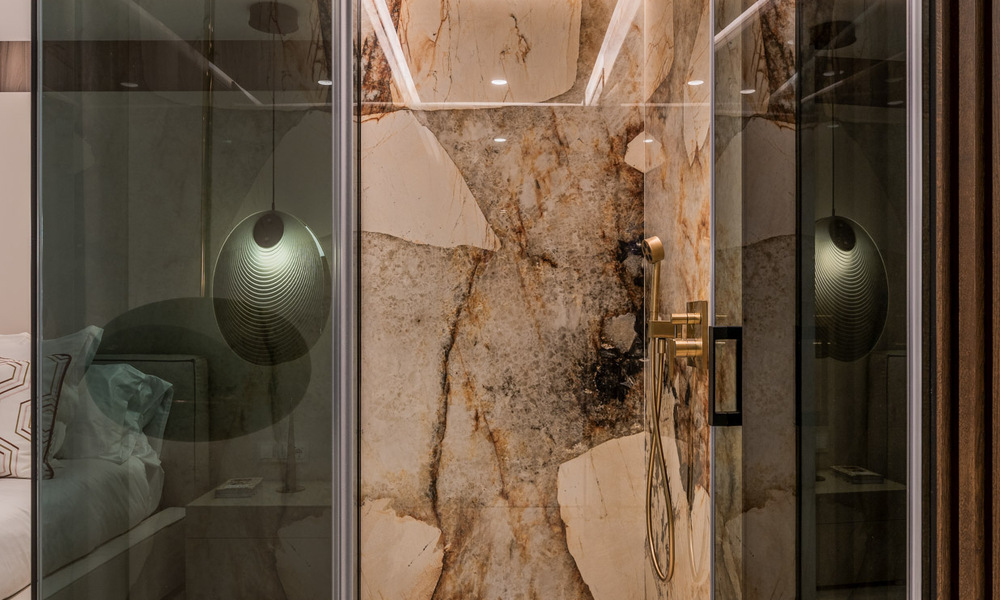 Appartement élégant rénové avec vue sur la mer à vendre dans un complexe de plage exclusif à Los Monteros, Marbella Est 778419