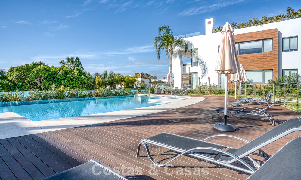 Luxueux appartement en duplex à vendre avec vue sur la mer dans un complexe haut de gamme de Sierra Blanca sur le Golden Mile de Marbella 774590