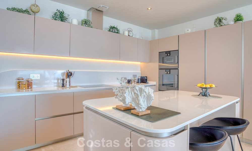 Luxueux appartement en duplex à vendre avec vue sur la mer dans un complexe haut de gamme de Sierra Blanca sur le Golden Mile de Marbella 774620