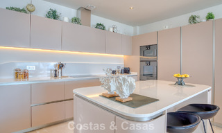 Luxueux appartement en duplex à vendre avec vue sur la mer dans un complexe haut de gamme de Sierra Blanca sur le Golden Mile de Marbella 774620 