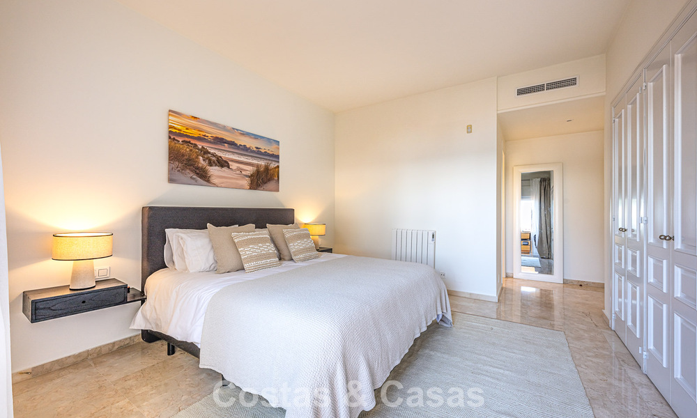 Spacieux appartement de 3 chambres avec vue panoramique sur la mer à vendre dans un complexe de plage à l'est du centre de Marbella 774661