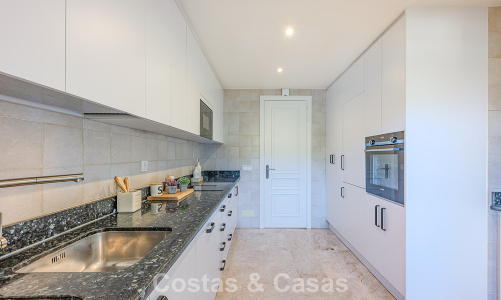 Spacieux appartement de 3 chambres avec vue panoramique sur la mer à vendre dans un complexe de plage à l'est du centre de Marbella 774684