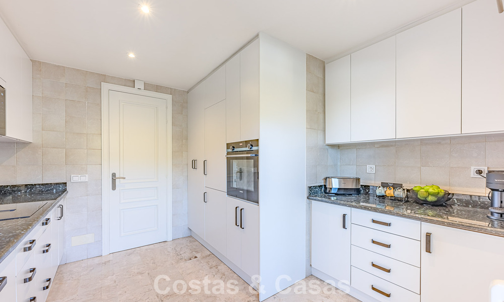 Spacieux appartement de 3 chambres avec vue panoramique sur la mer à vendre dans un complexe de plage à l'est du centre de Marbella 774685