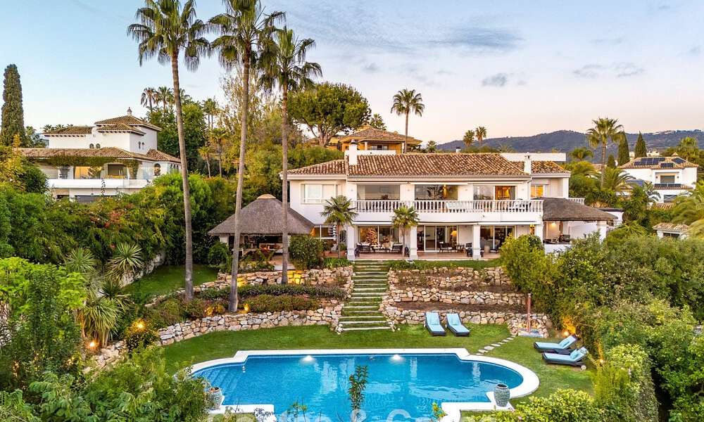 Belle villa de style espagnol avec vue imprenable sur la mer à vendre à Elviria, Marbella Est 774737