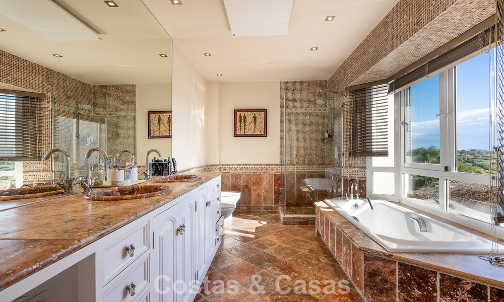 Belle villa de style espagnol avec vue imprenable sur la mer à vendre à Elviria, Marbella Est 774744