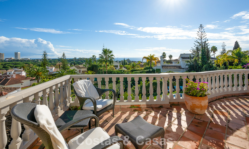 Belle villa de style espagnol avec vue imprenable sur la mer à vendre à Elviria, Marbella Est 774747