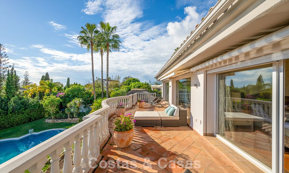 Belle villa de style espagnol avec vue imprenable sur la mer à vendre à Elviria, Marbella Est 774751